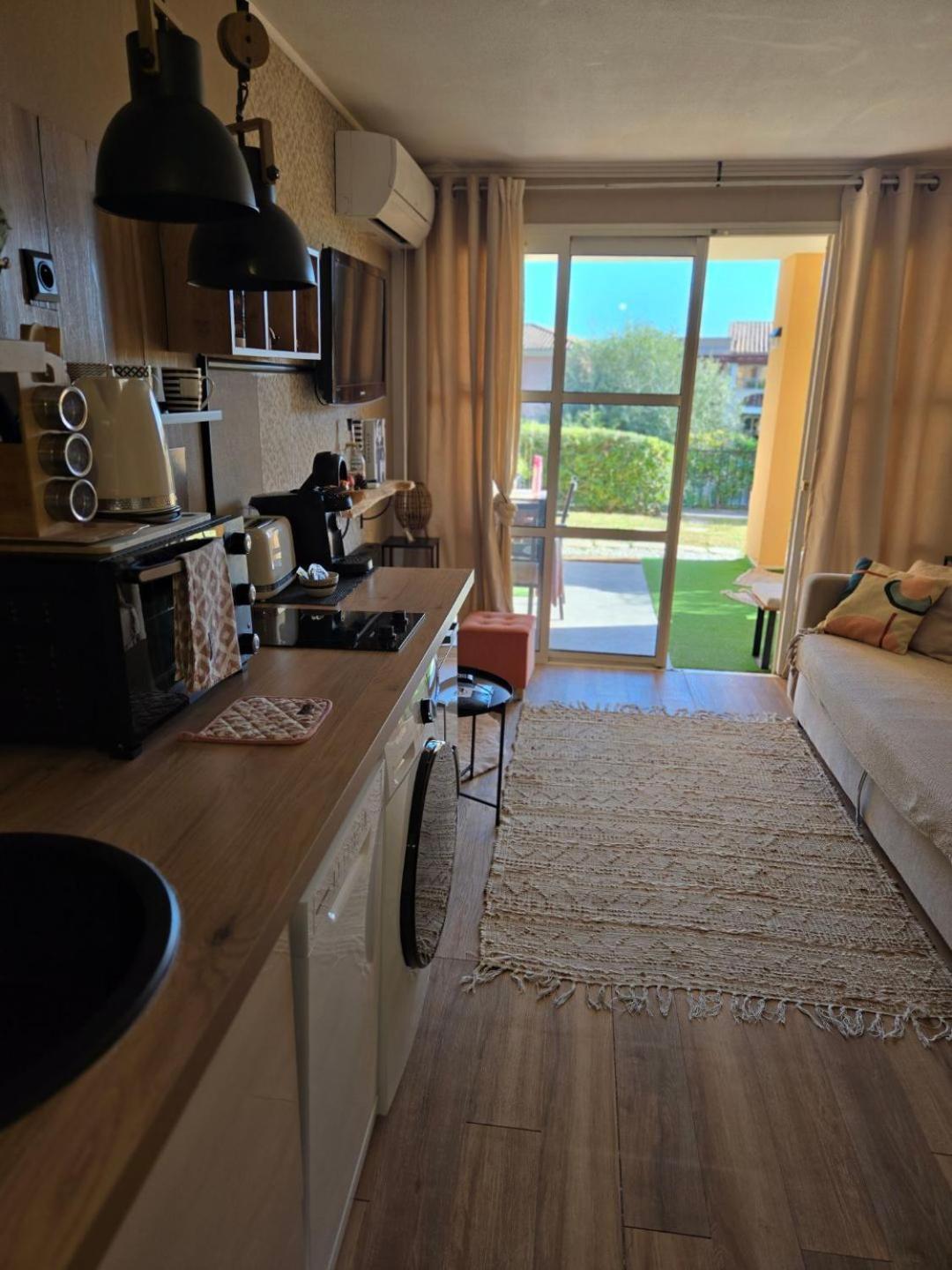 Apartment En Paradis Saint-Raphael (Var)
