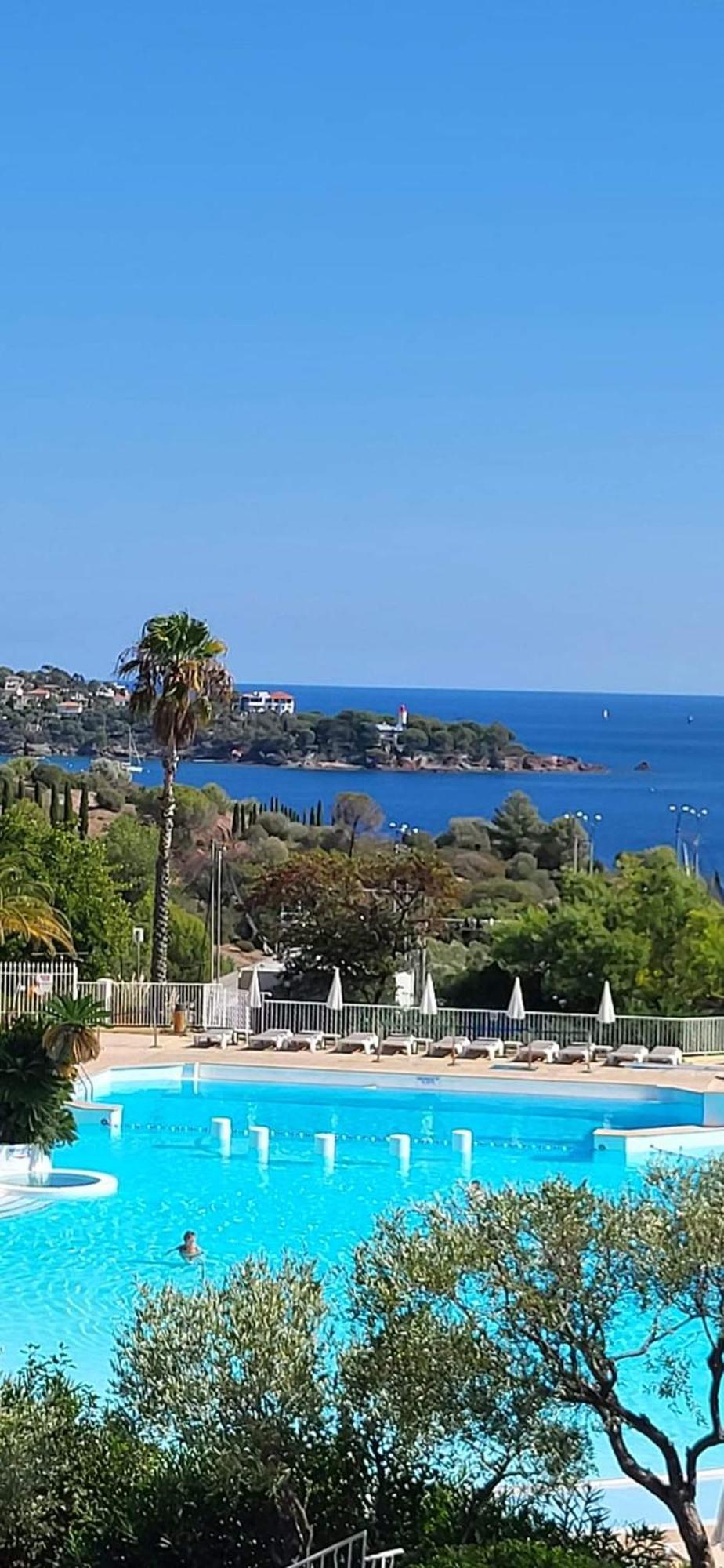 Apartment En Paradis Saint-Raphael (Var)