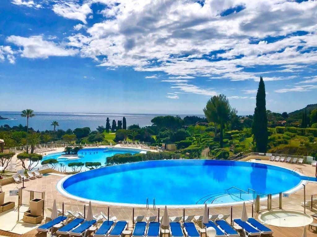 En Paradis * Saint-Raphael (Var)